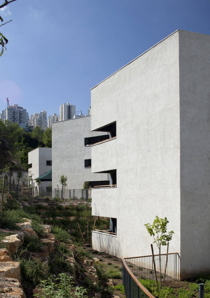 Zielony Graduate Student Village / Bar Orian Architects + Schwartz Besnosoff Architects