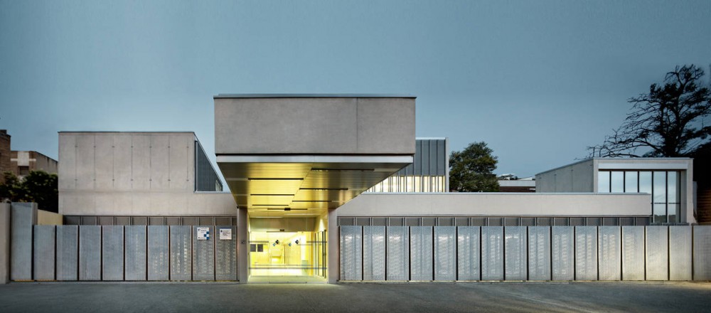 Health Center CAP La Garriga / Roldán + Berengué, arqts.