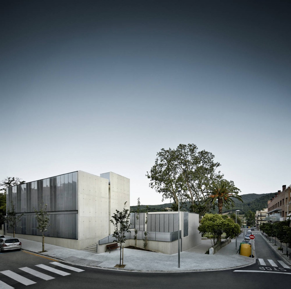 Health Center CAP La Garriga / Roldán + Berengué, arqts.