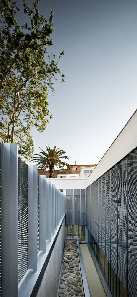 Health Center CAP La Garriga / Roldán + Berengué, arqts.
