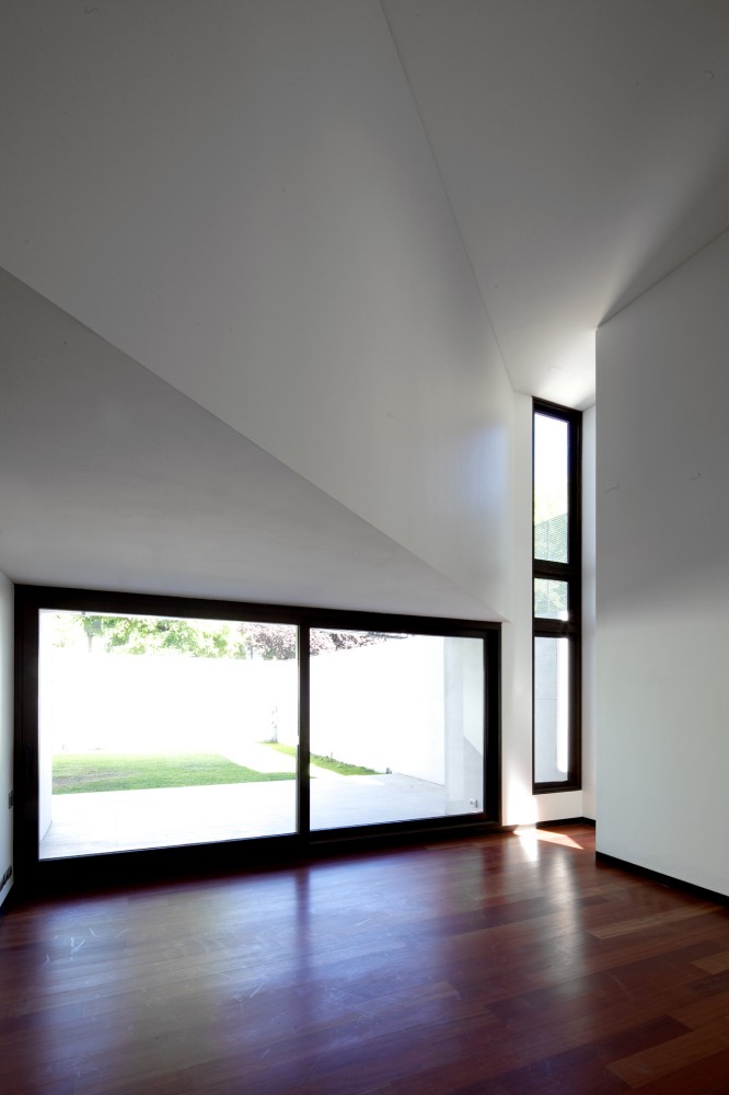 Ignacia Apartments / Gonzalo Mardones Viviani