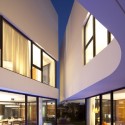 MOP House / AGI Architects MOP House / AGI Architects © Nelson Garrido