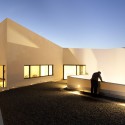 MOP House / AGI Architects MOP House / AGI Architects © Nelson Garrido