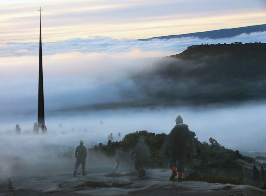 2_visiondivision_spire_mountain_72dpi