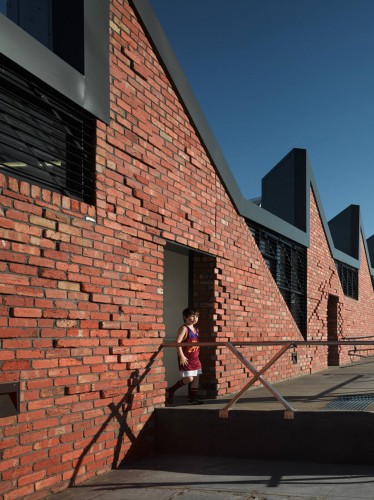 Templestowe Reserve Sporting Pavilion / PHOOEY Architects