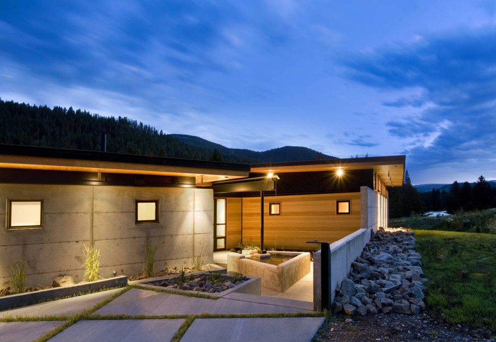 River Bank House / Balance Associates Architects