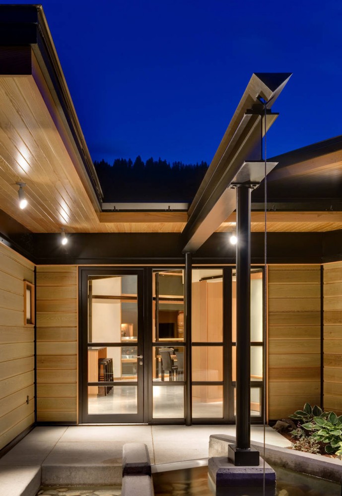 River Bank House / Balance Associates Architects