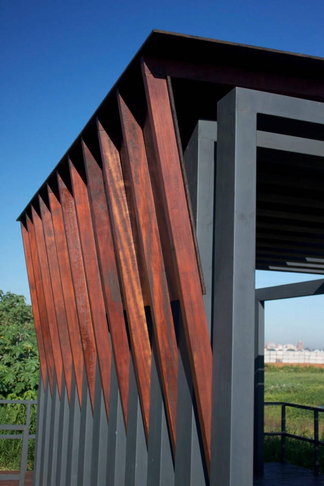 Bird Watching Spot / Pedro Barrail + Marcelo Barrail + Lourdes Mendez