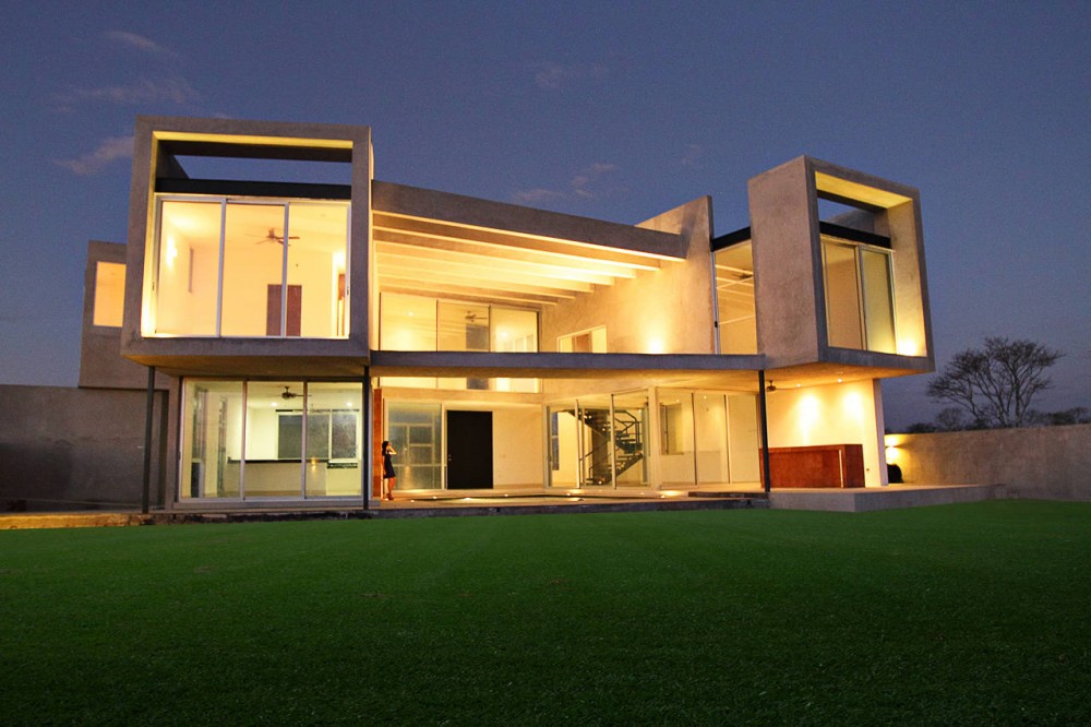 FI House / Punto Arquitectónico