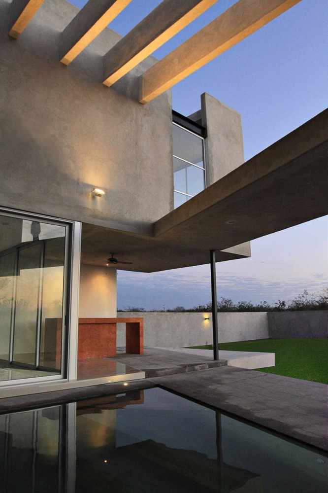 FI House / Punto Arquitectónico