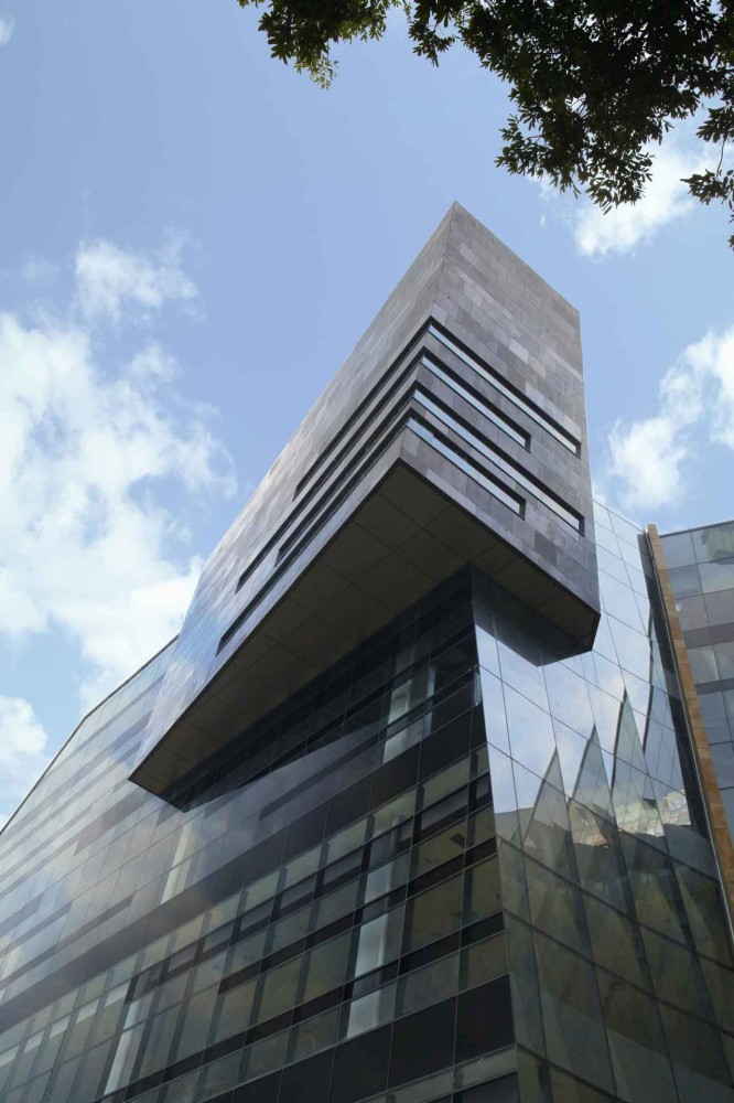 University of Indonesia Central Library / Denton Corker Marshall