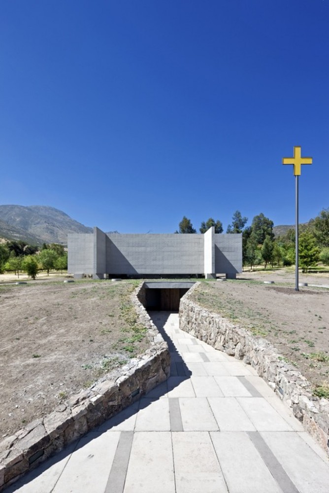 Capilla del Retiro / Undurraga Devés Arquitectos
