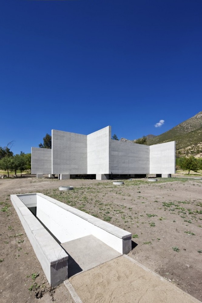 Capilla del Retiro / Undurraga Devés Arquitectos