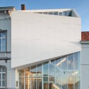 City Hall Harelbeke / Dehullu Architects City Hall Harelbeke / Dehullu Architects © Tim Van de Velde