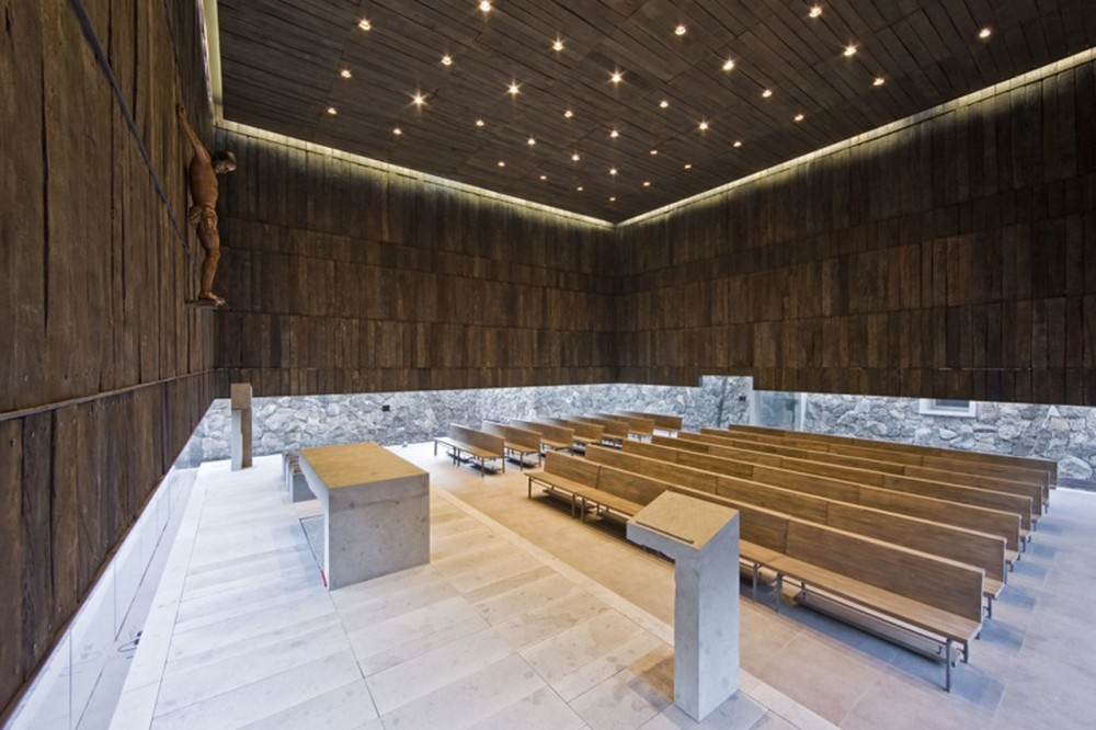 Capilla del Retiro / Undurraga Devés Arquitectos
