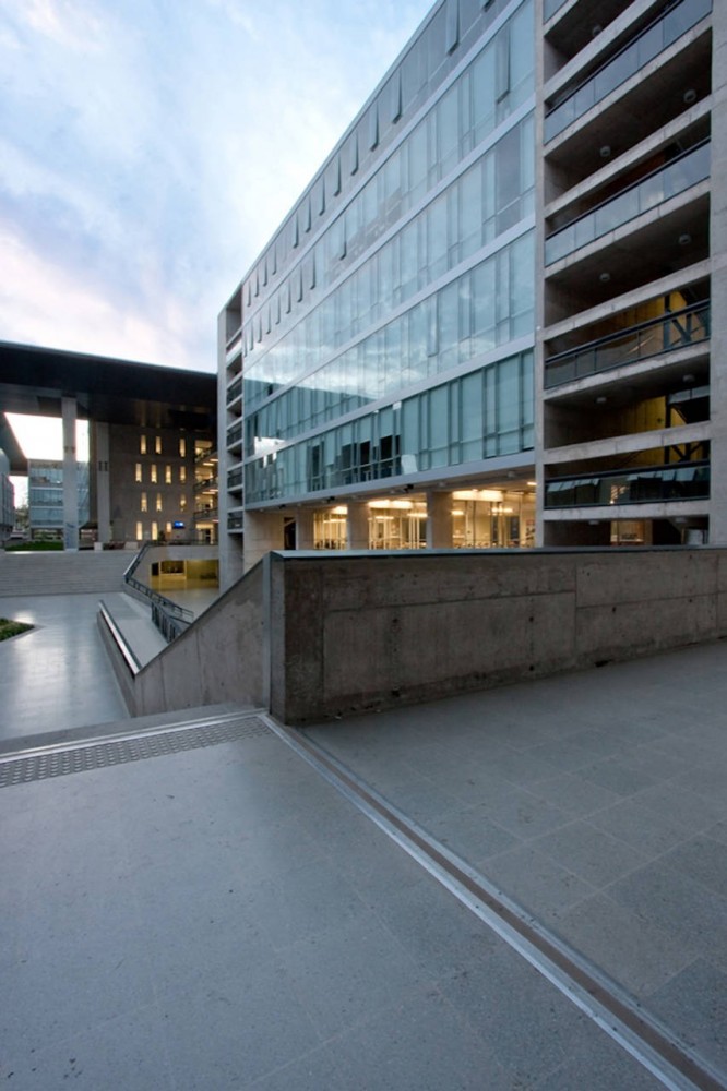 North Almagro Campus Building / Marsino Arquitectos Asociados