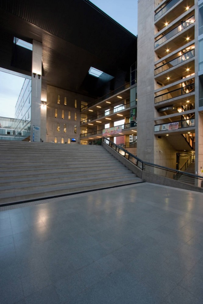 North Almagro Campus Building / Marsino Arquitectos Asociados