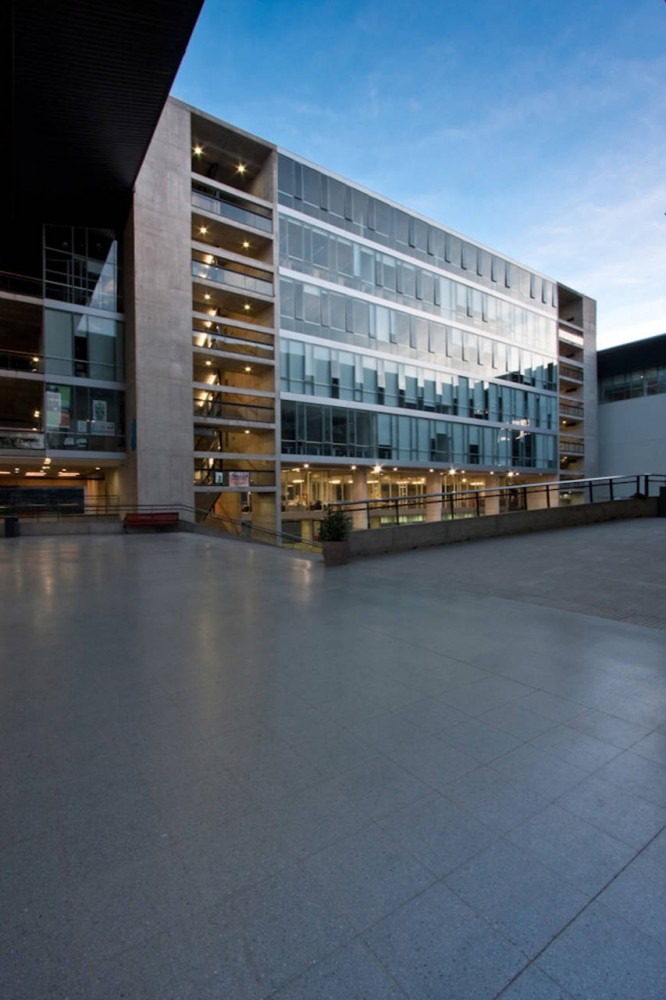 North Almagro Campus Building / Marsino Arquitectos Asociados