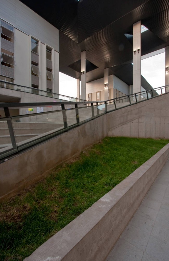 North Almagro Campus Building / Marsino Arquitectos Asociados