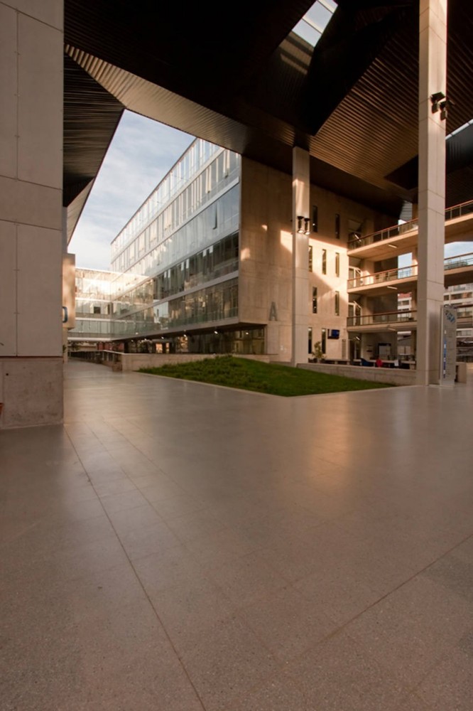 North Almagro Campus Building / Marsino Arquitectos Asociados