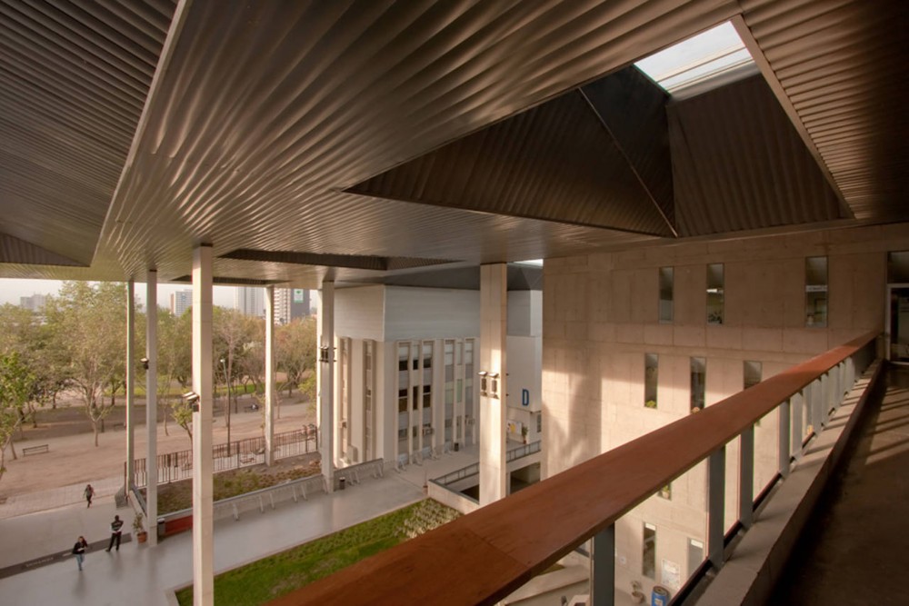 North Almagro Campus Building / Marsino Arquitectos Asociados