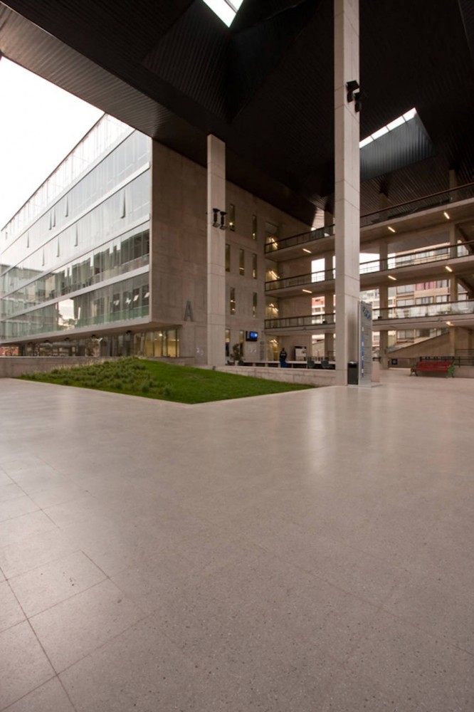 North Almagro Campus Building / Marsino Arquitectos Asociados