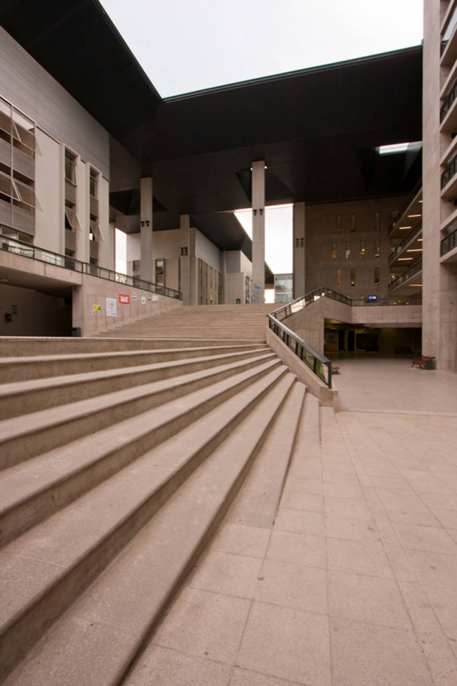 North Almagro Campus Building / Marsino Arquitectos Asociados