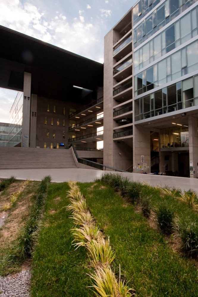 North Almagro Campus Building / Marsino Arquitectos Asociados