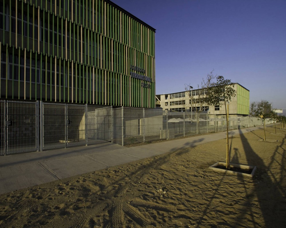 Terraustral Oeste School / Marsino Arquitectos Asociados