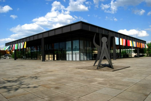 1131546952_mies3-528x353