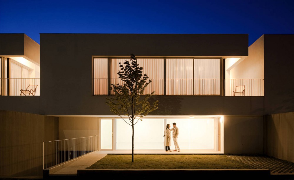 3 Houses 3 Sisters / Inês Cortesão + José Pedro Caetano
