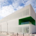 Social Services Center / dosmasuno arquitectos Social Services Center / dosmasuno arquitectos © Miguel de Guzmán