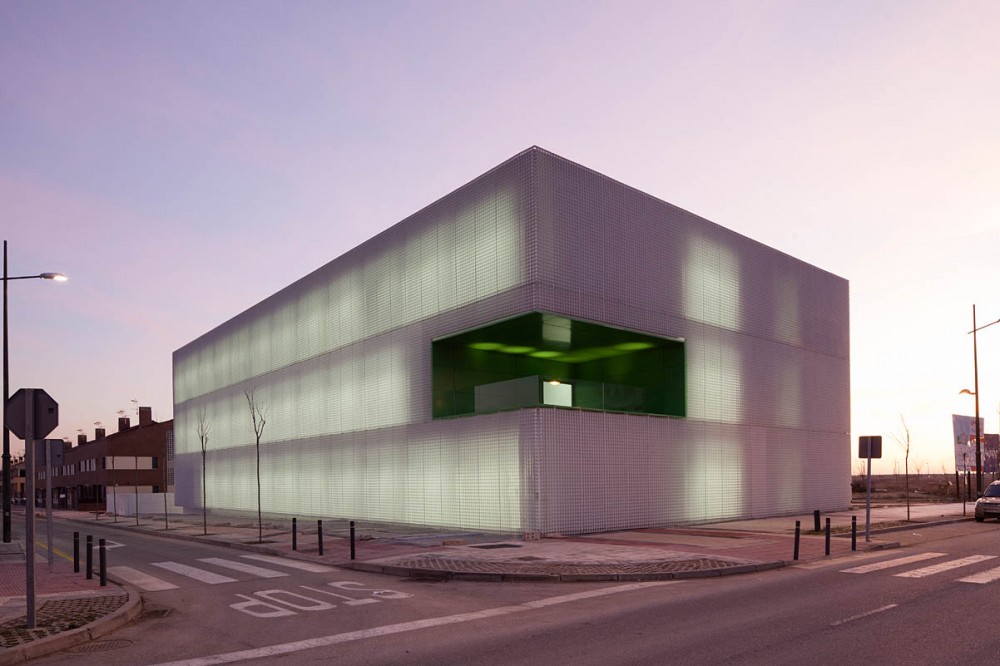 Social Services Center / dosmasuno arquitectos