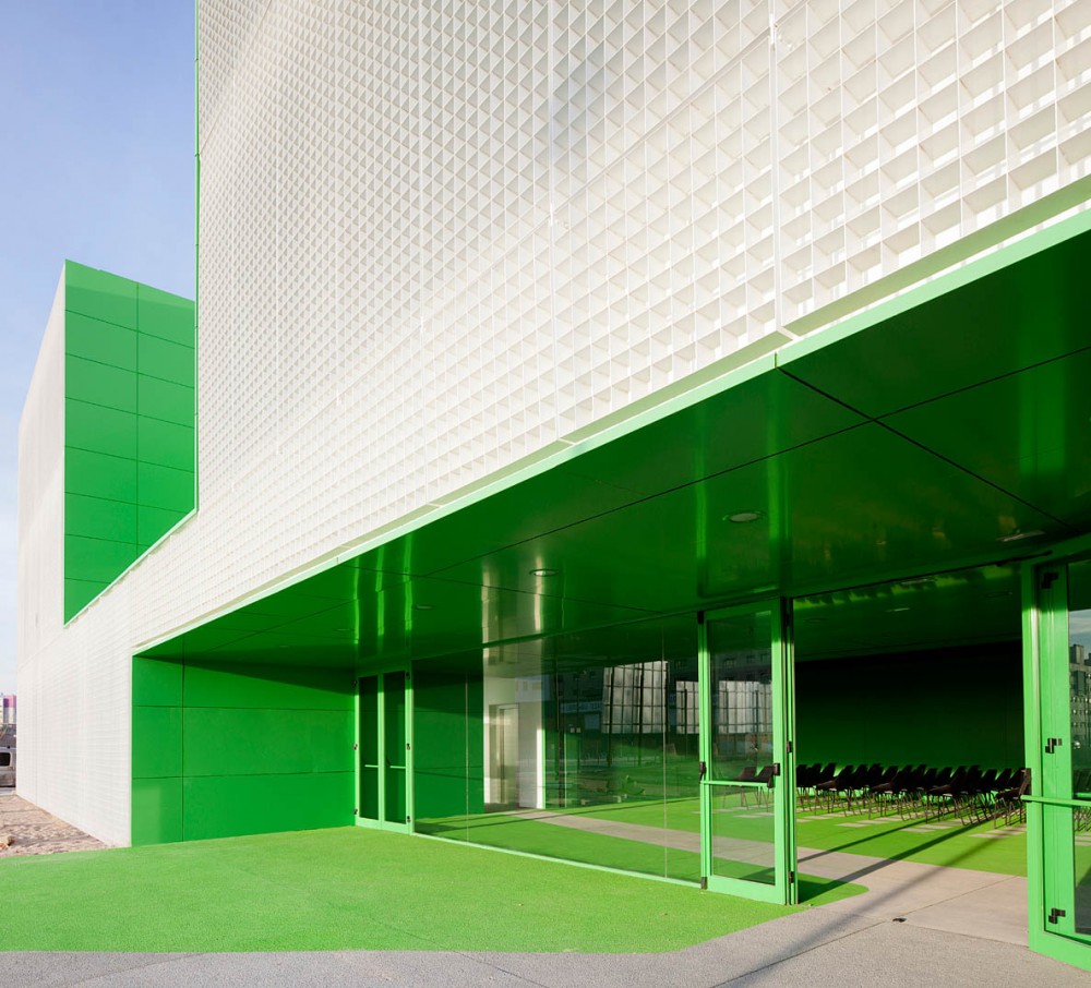 Social Services Center / dosmasuno arquitectos