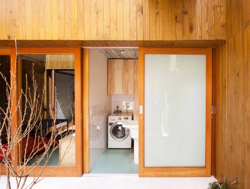 Renovation for a Two Storey House / Studio GGA
