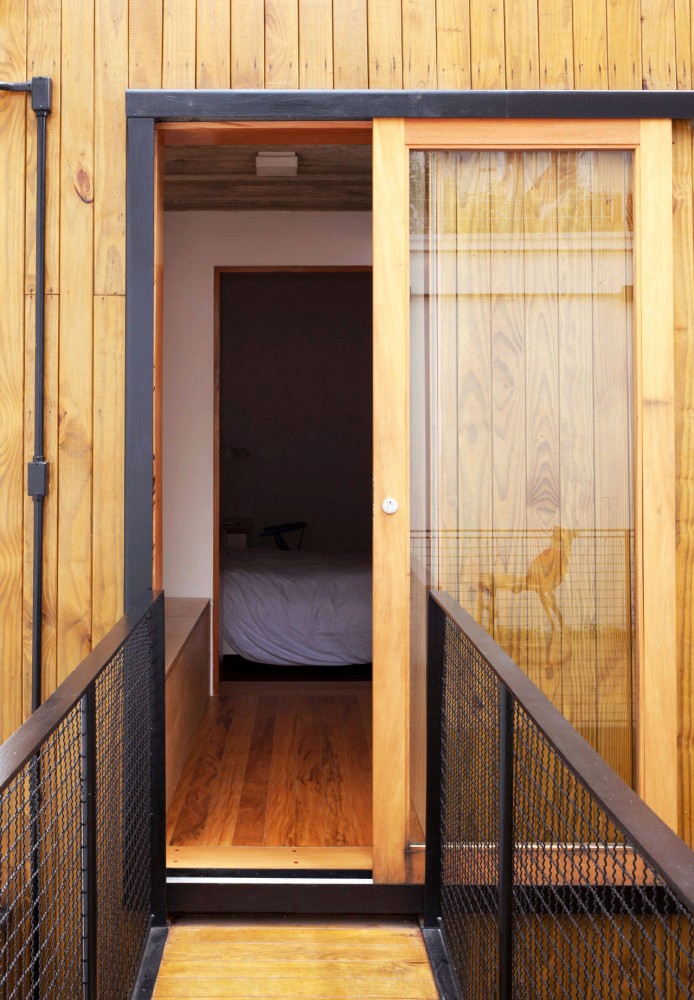 Renovation for a Two Storey House / Studio GGA