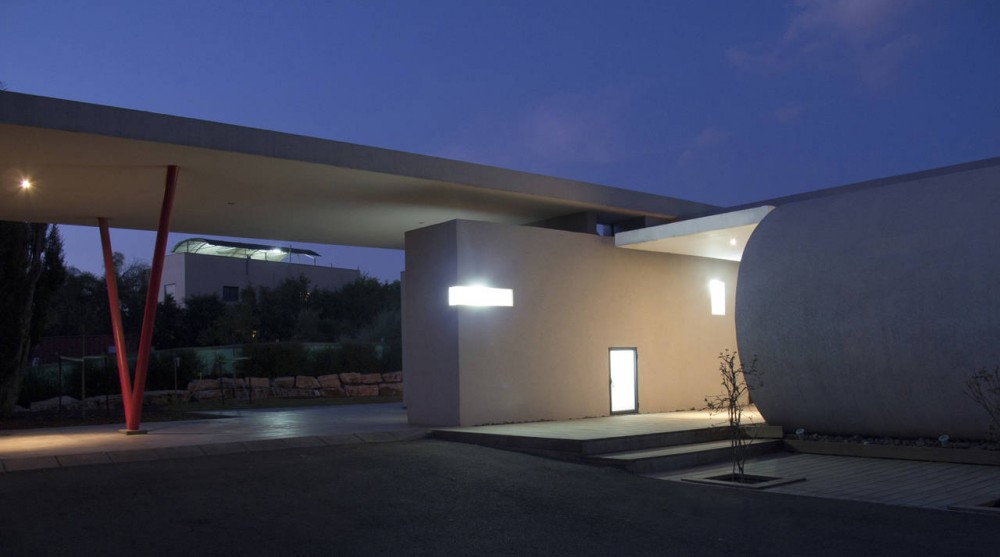 Beam House / Uri Cohen Architects