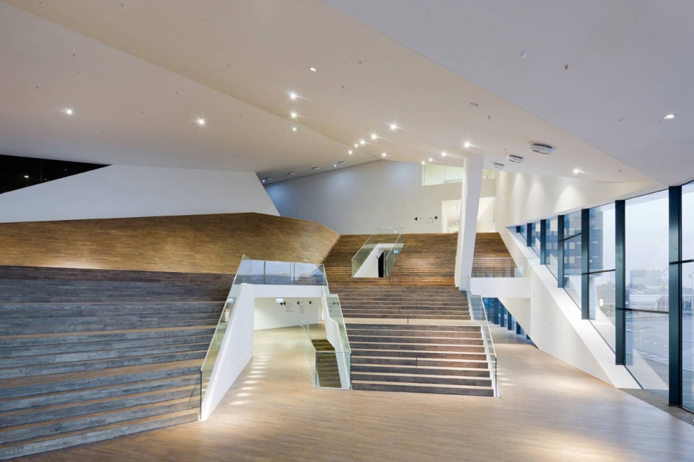 EYE – New Dutch Film Institute / Delugan Meissl Associated Architects