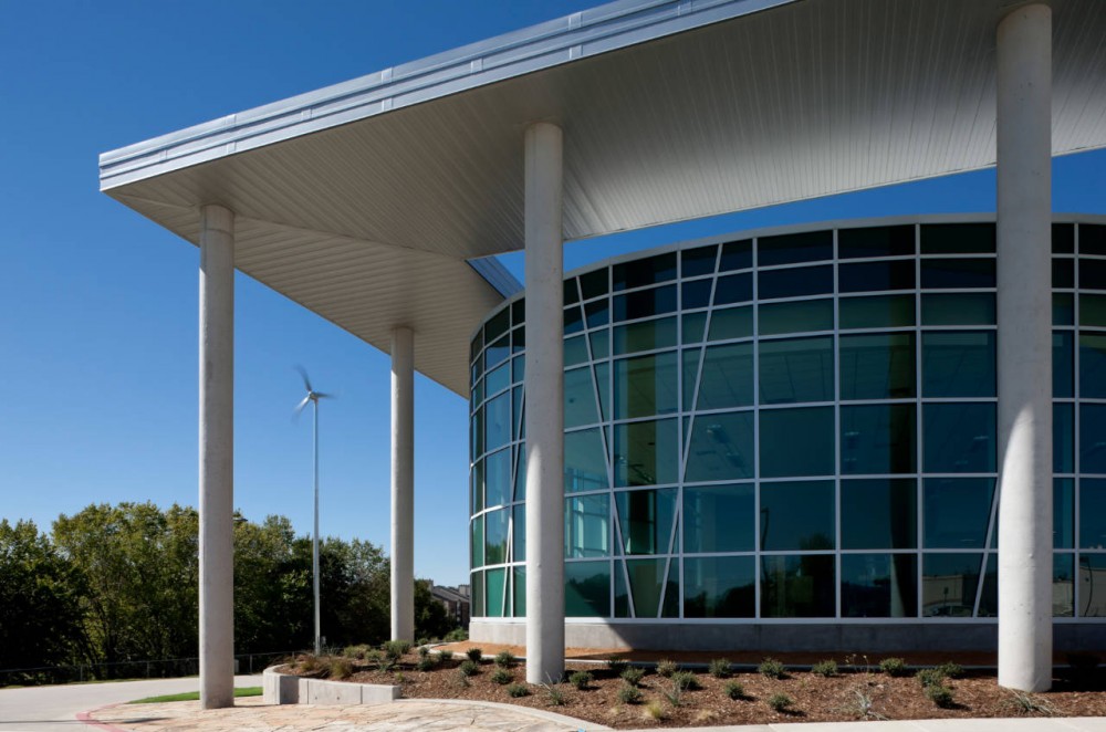Lady Bird Johnson Middle School / Corgan Associates