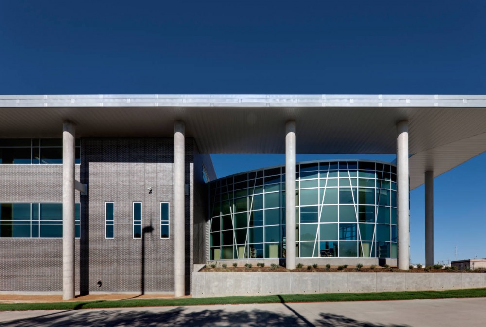Lady Bird Johnson Middle School / Corgan Associates