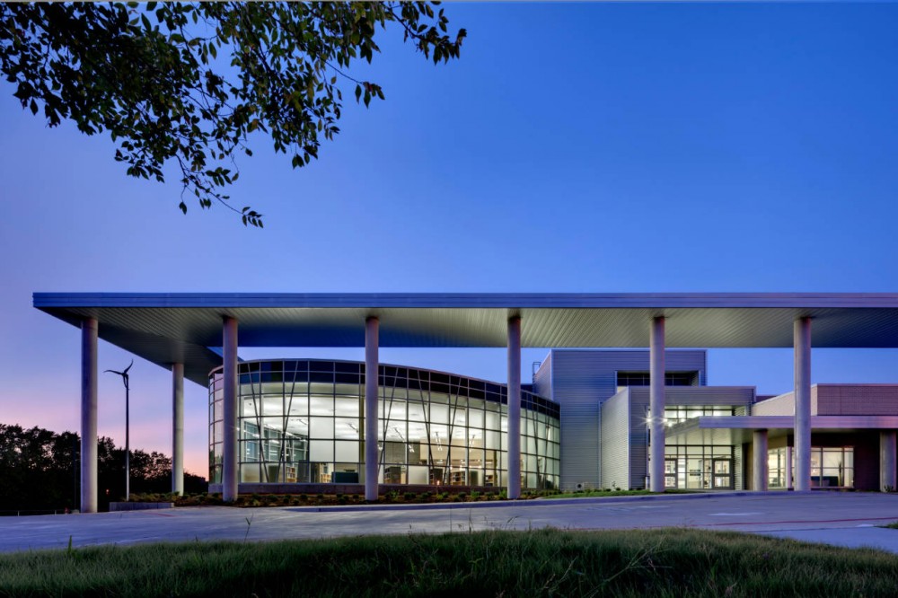 Lady Bird Johnson Middle School / Corgan Associates