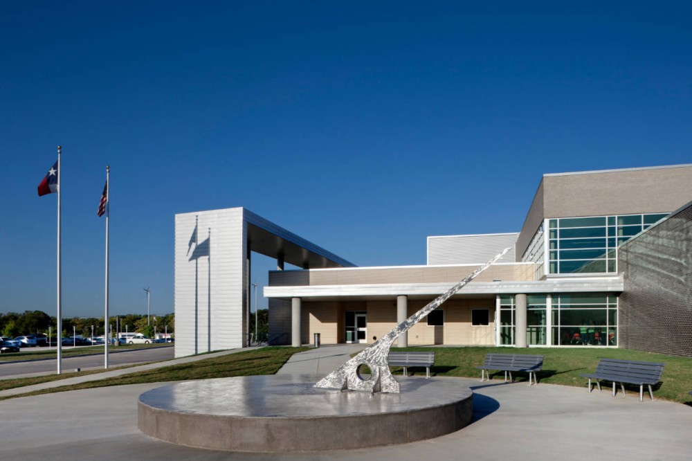 Lady Bird Johnson Middle School / Corgan Associates