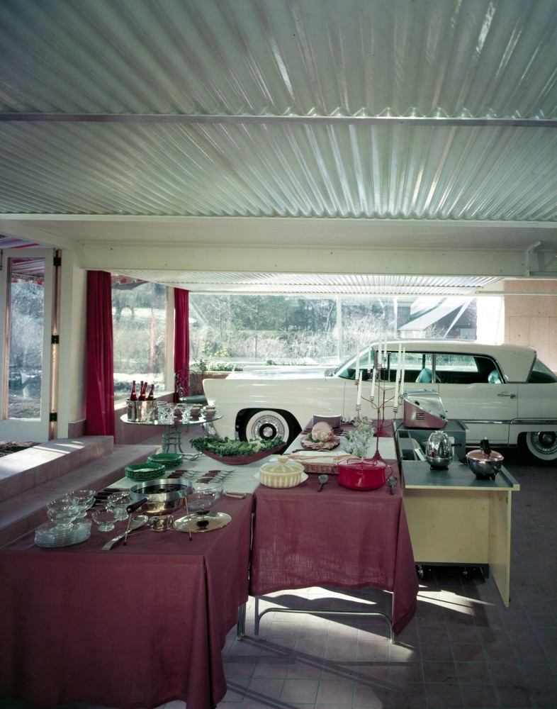 Pedro E. Guerrero: Photographs of Modern Life