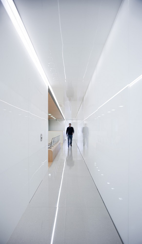 Dental Office / Estudio Arquitectura Hago