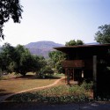Belavali House / Studio Mumbai © Helene Binet