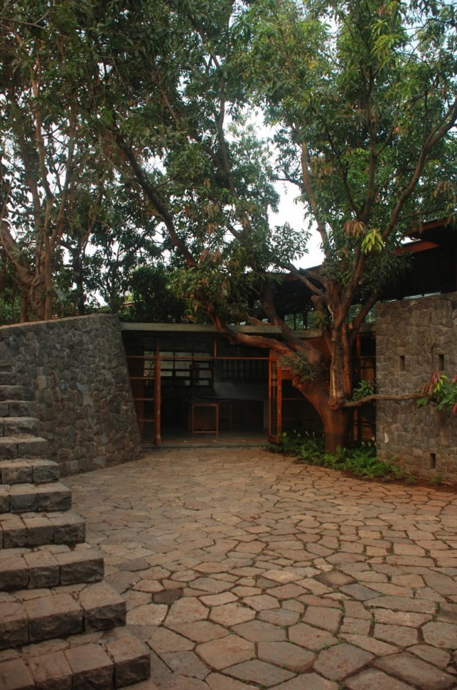 Belavali House / Studio Mumbai