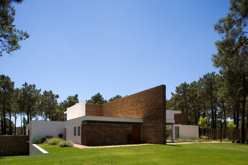 Casa Do Lago / Frederico Valsassina Arquitectos