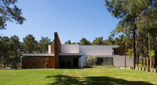Casa Do Lago / Frederico Valsassina Arquitectos