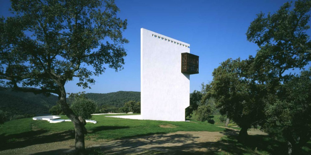 Classic: Cordoba House / Emilio Ambasz