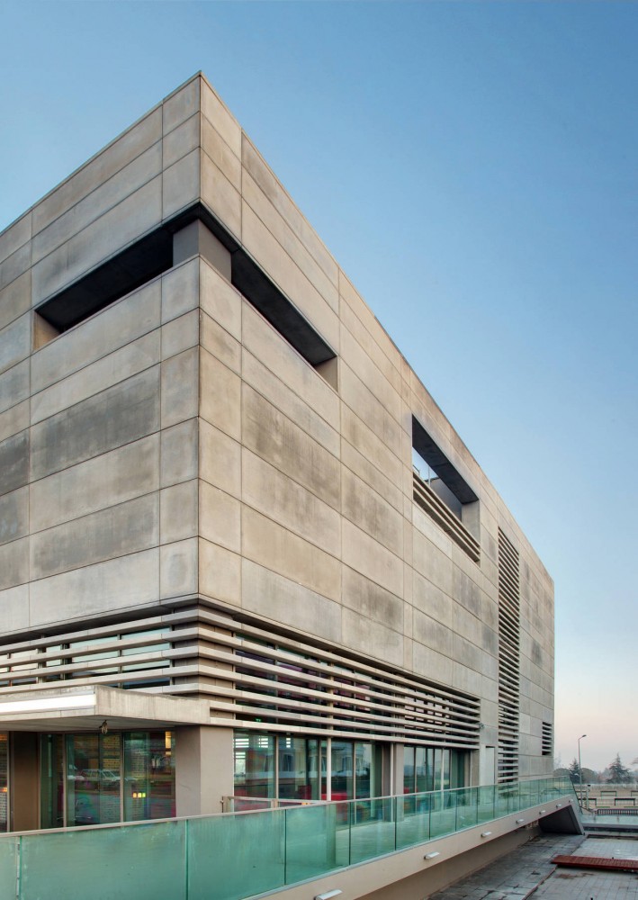 Branch Office In Bursa / Yalin Architectural Design + Denge Architecture
